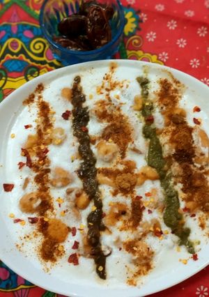 A picture of Dahi phulki chaat.