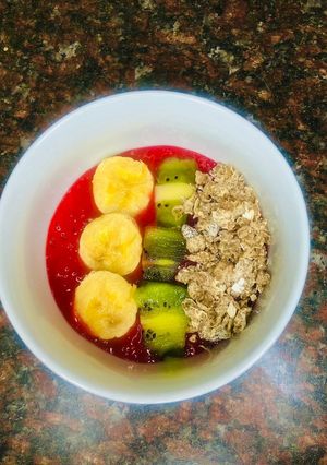 A picture of Mango, beetroot and mint smoothie bowl.
