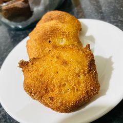 A picture of Zitumbuwa (Malawian Banana Fritters).