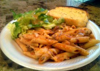 Easiest Way to Make Yummy Easy Cheesy Penne w Chunky Meat Sauce