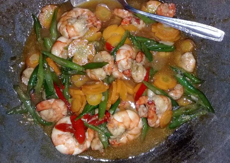 Tumis udang bumbu saus tiram