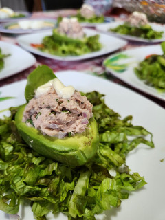 Una foto de Palta rellena con atún