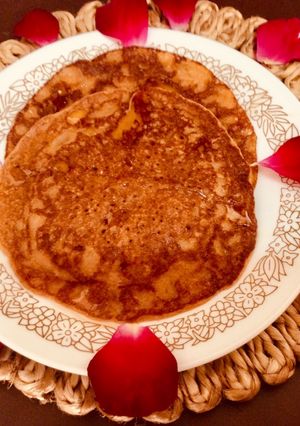 બનાના પેનકેક (Banana pancake recipe in Gujarati) રેસીપી મુખ્ય ફોટો
