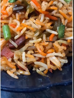 સેઝવાન ફા્ઈડ રાઈસ(sehzwan fried rice recipe in Gujarati) રેસીપી મુખ્ય ફોટો