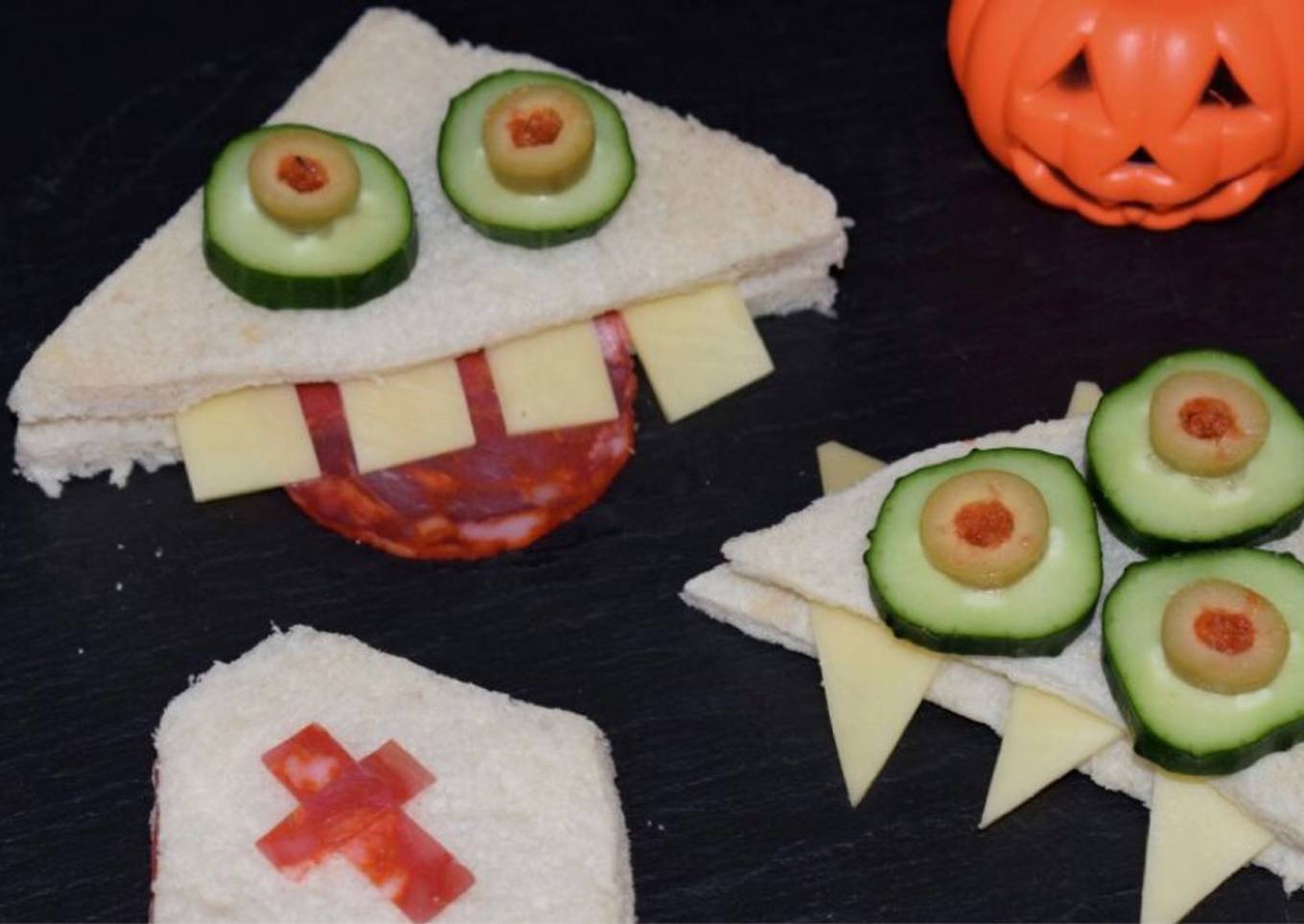 Decoraciones de sándwich de miga Halloween