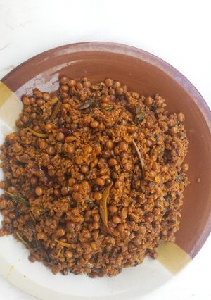 A picture of Pigeon beans meal (Agugu ne Achicha).