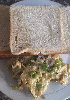 A picture of Bread with fried egg.
