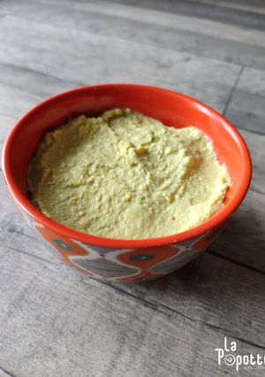 Une photo de Houmous à l’avocat