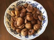 A picture of sweet chestnuts