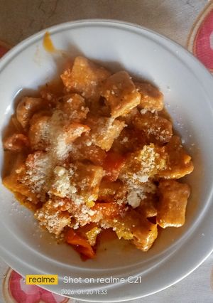 Foto di Gnocchi di carote e farina integrale condimento con spunsale e pomodorini