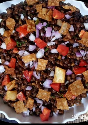 A picture of Black chana chat.