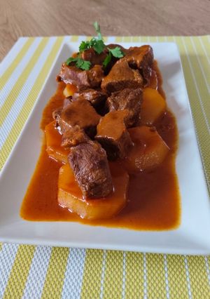 Una foto de Morcillo de ternera en salsa/sukalki receta del país Vasco