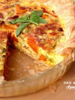 [阿妮塔♥yummy] 南瓜培根甜蒜鹹派。 的食譜成品照片