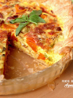 [阿妮塔♥yummy] 南瓜培根甜蒜鹹派。 的食譜成品照片