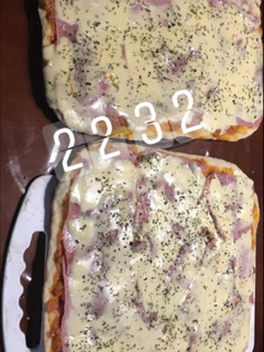 Una foto de Pizza (simple y rica 😋)