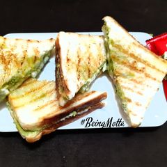 A picture of Hummus Grill Sandwich.