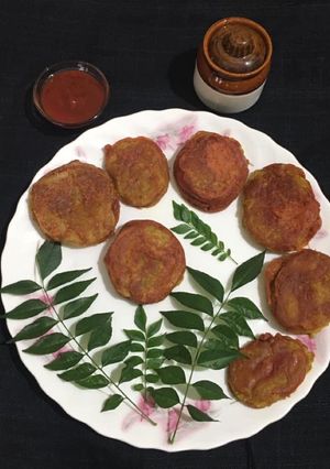 A picture of Aloo Chop / Potato Patties.