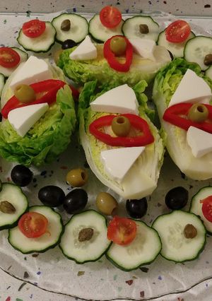 Foto principal de Ensalada de cogollos con pepinos