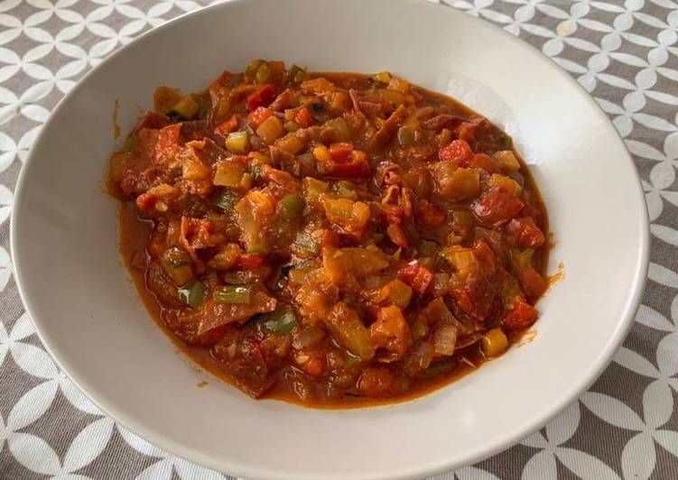 Pisto de verduras y jamón exprés