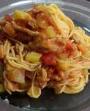 Spaghetti (de harina de maíz) con verduras y carne