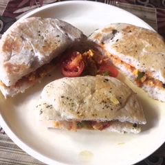 A picture of Paneer stuffed Kulcha.