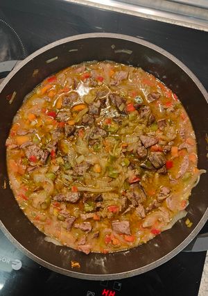 Una foto de Higaditos de pollo guisados con arroz
