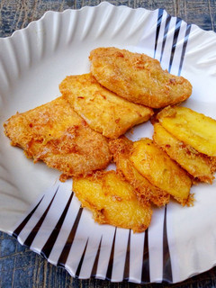 A picture of Yam/potatoes in egg.