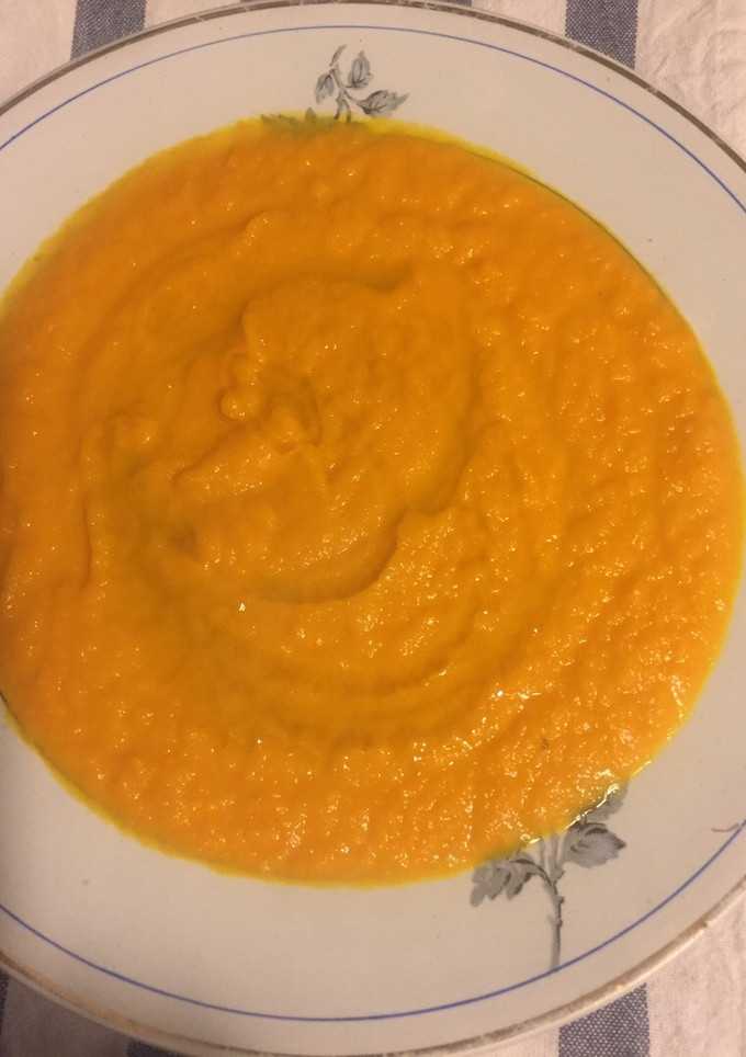 Una foto de Crema de zanahoria con naranja