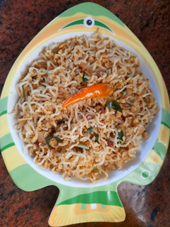 கேபேஜ் எக் நூடுல்ஸ்(cabbage egg noodles recipe in tamil) செய்முறை முக்கிய புகைப்படம்