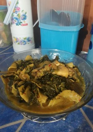 Foto resep Gulai pedas daun singkong rebung ayam