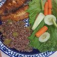 Tilapia a la plancha con quinoa y lechuga