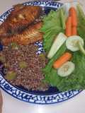 Tilapia a la plancha con quinoa y lechuga