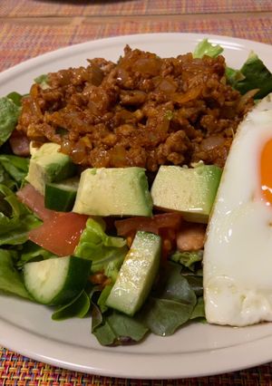 Hình của món 🥗🌮 Xà lách taco (Taco salad) 🌮🥗.