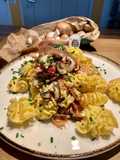 Pasta mit Champignons und Speck