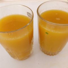 A picture of Healthy Apple and Orange Juice.