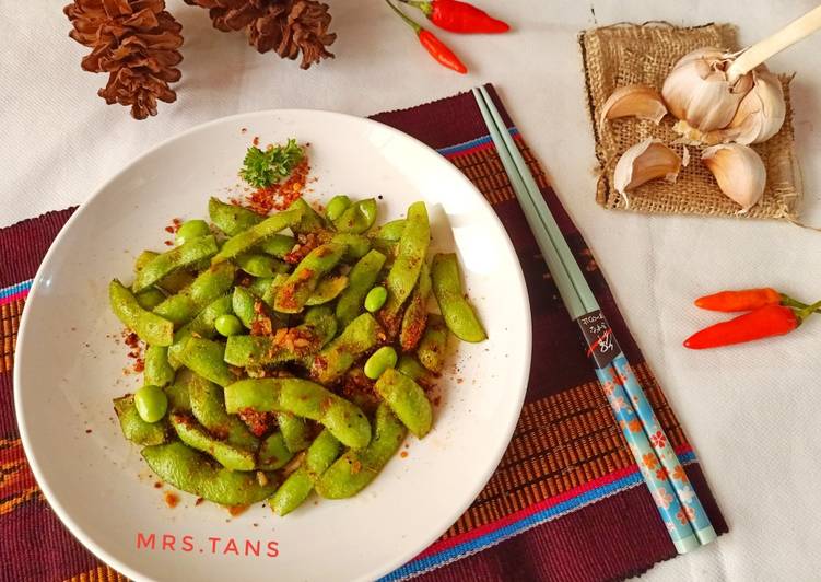 Resep: AppetizingSpicy Garlic Edamame 😍
