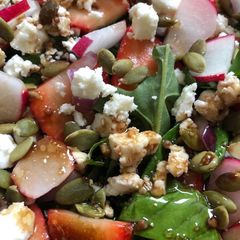 A picture of Strawberry and feta salad 🍓.