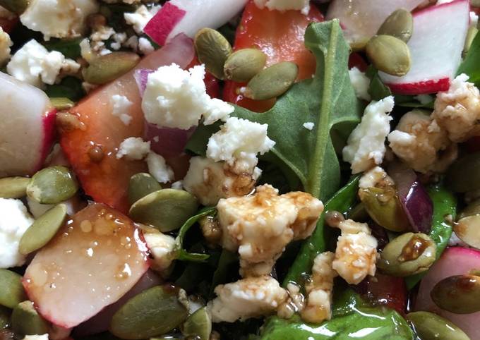 Steps to Make Super Quick Homemade Strawberry and feta salad 🍓