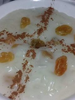 صورة لوصفة محلبي بالارز والزبيب