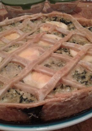 Una foto de Quiche o tartaleta enrejada de acelga, alcachofa y quesillo