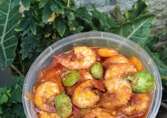 Langkah Mudah untuk Menyiapkan Sambal Udang dan Pete, Enak