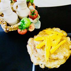 A picture of Mango pan cake.
