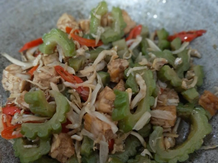 Langkah Mudah untuk Menyiapkan Resep Tumis Pare Teri yang Lezat Anti Ribet, Uenak Banget