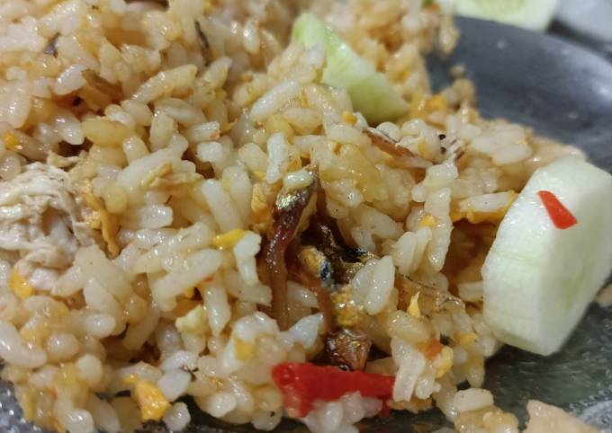 Nasi Goreng Sambal Terasi Ikan Teri Asin