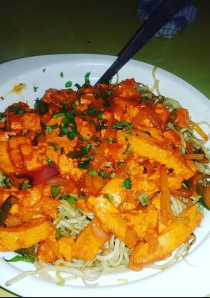 पनीर चाऊमिन (paneer chowmein recipe in Hindi) रेसिपी मुख्य फोटो