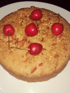 केला अखरोट आटा केक(Kela akhrot aata cake recipe in Hindi) रेसिपी मुख्य फोटो