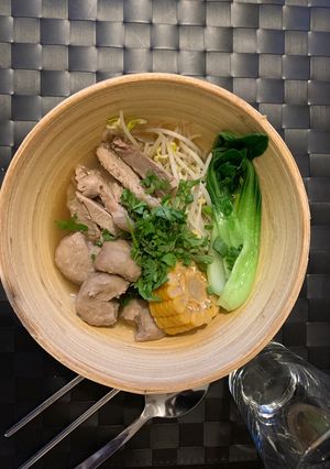 A picture of Thai noodle soup.