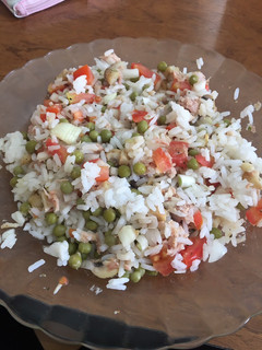 Una foto de Ensalada de atún y arroz
