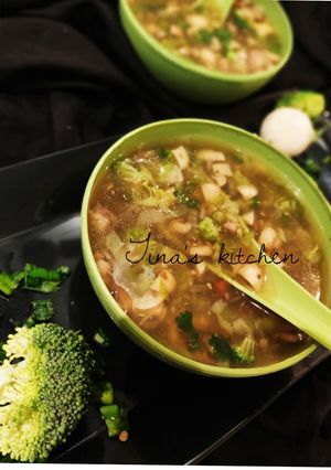 A picture of Mushroom & Broccoli soup.