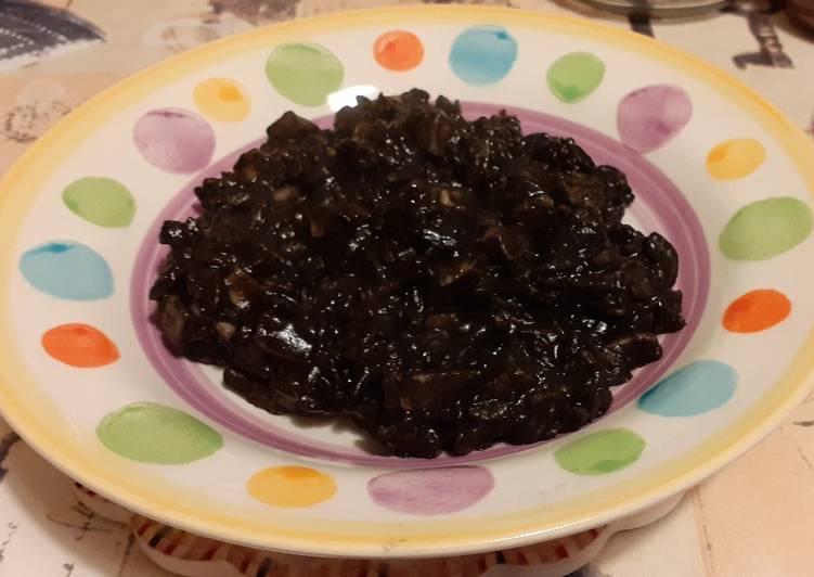 Steps to Make Fatto in casa super veloce Risotto al nero di seppia e totani